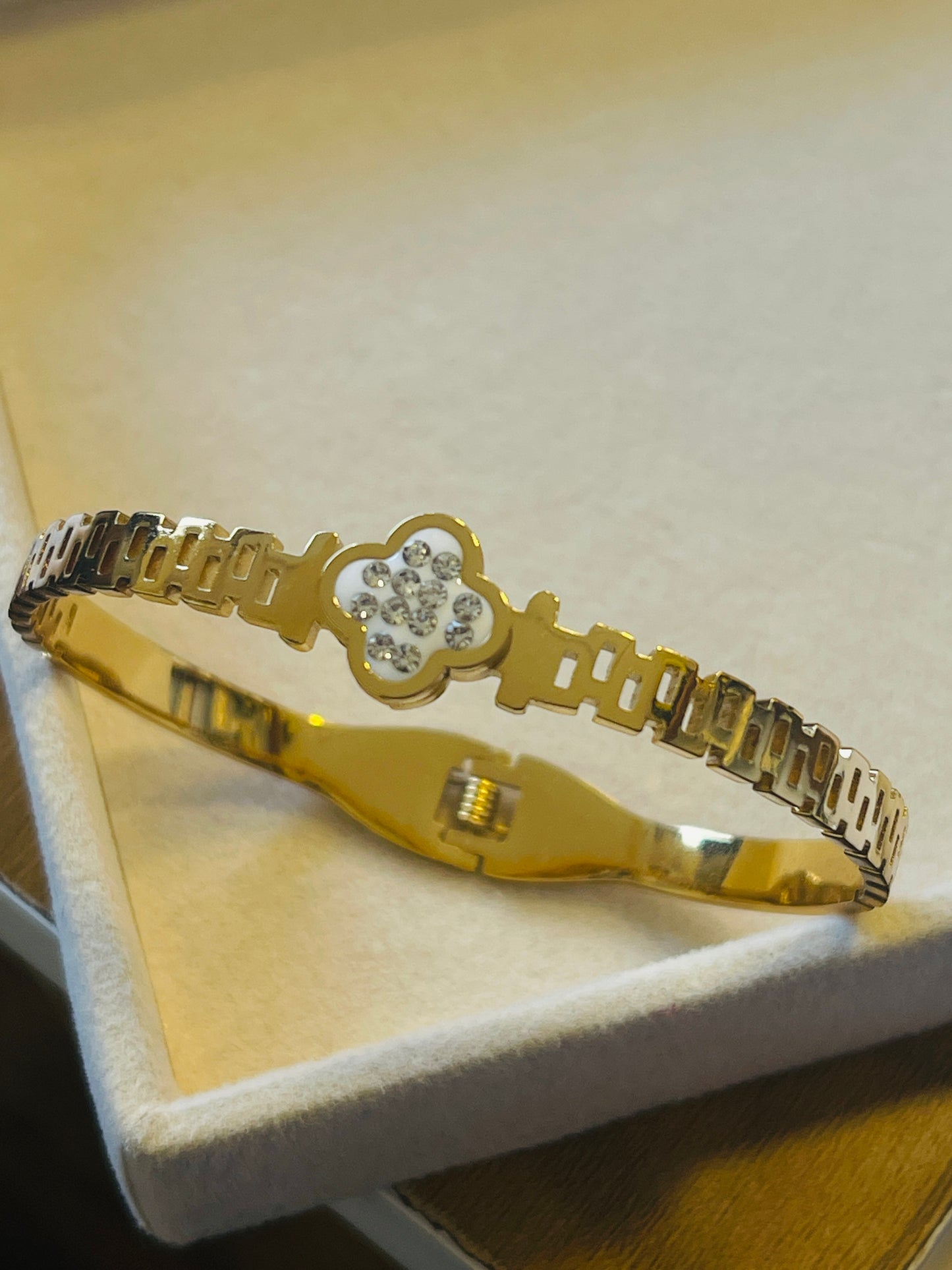 Crystal Clover Charm Bangle