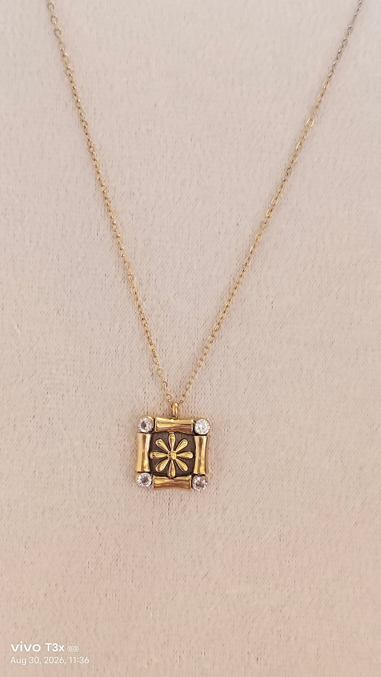 Gold Daisy Square Pendant Necklace