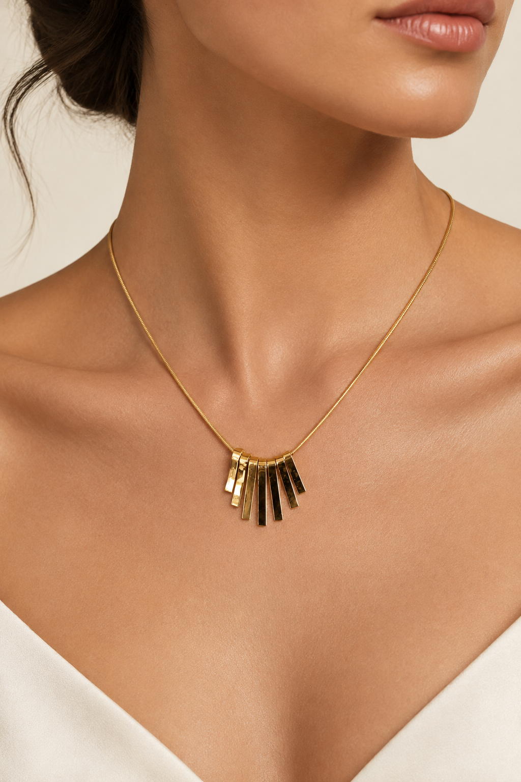 Fan Bar Pendant Necklace