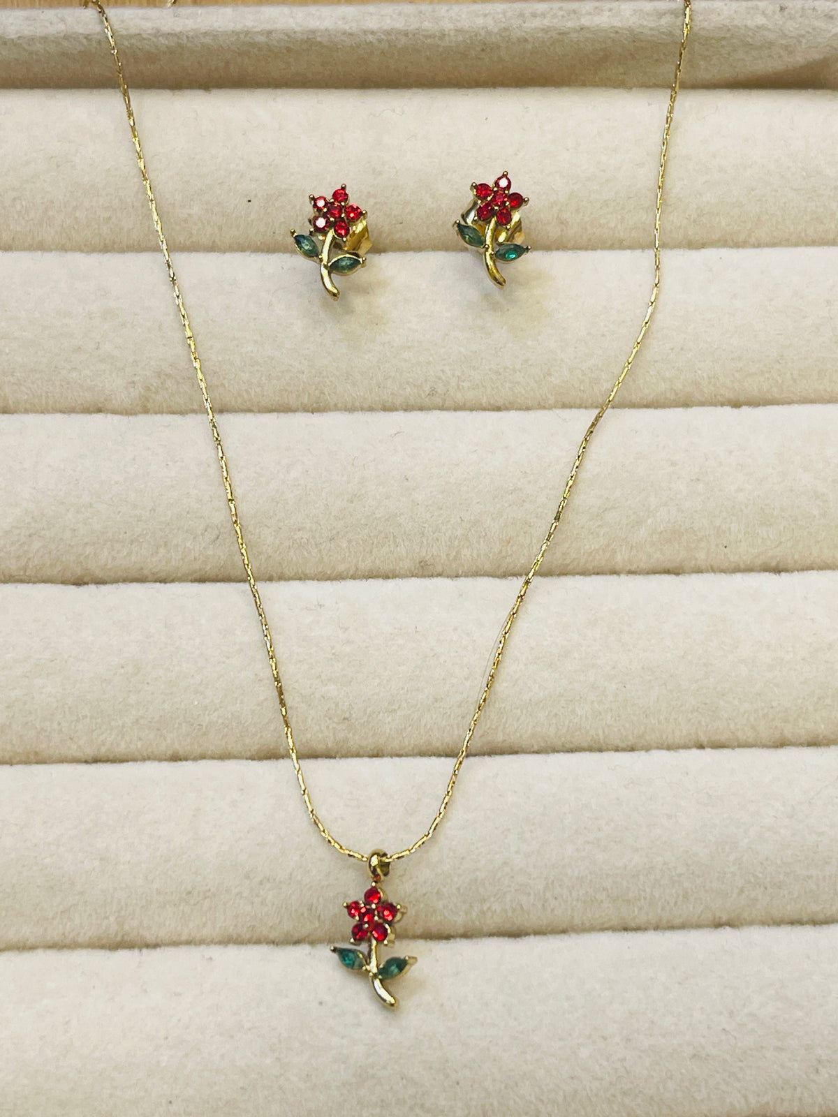 Red Rose Pendant Set