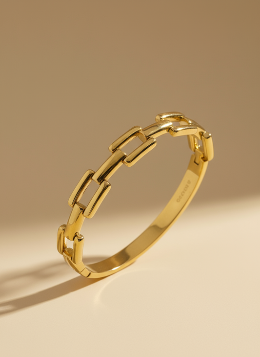 Golden Link Luxe Bangle