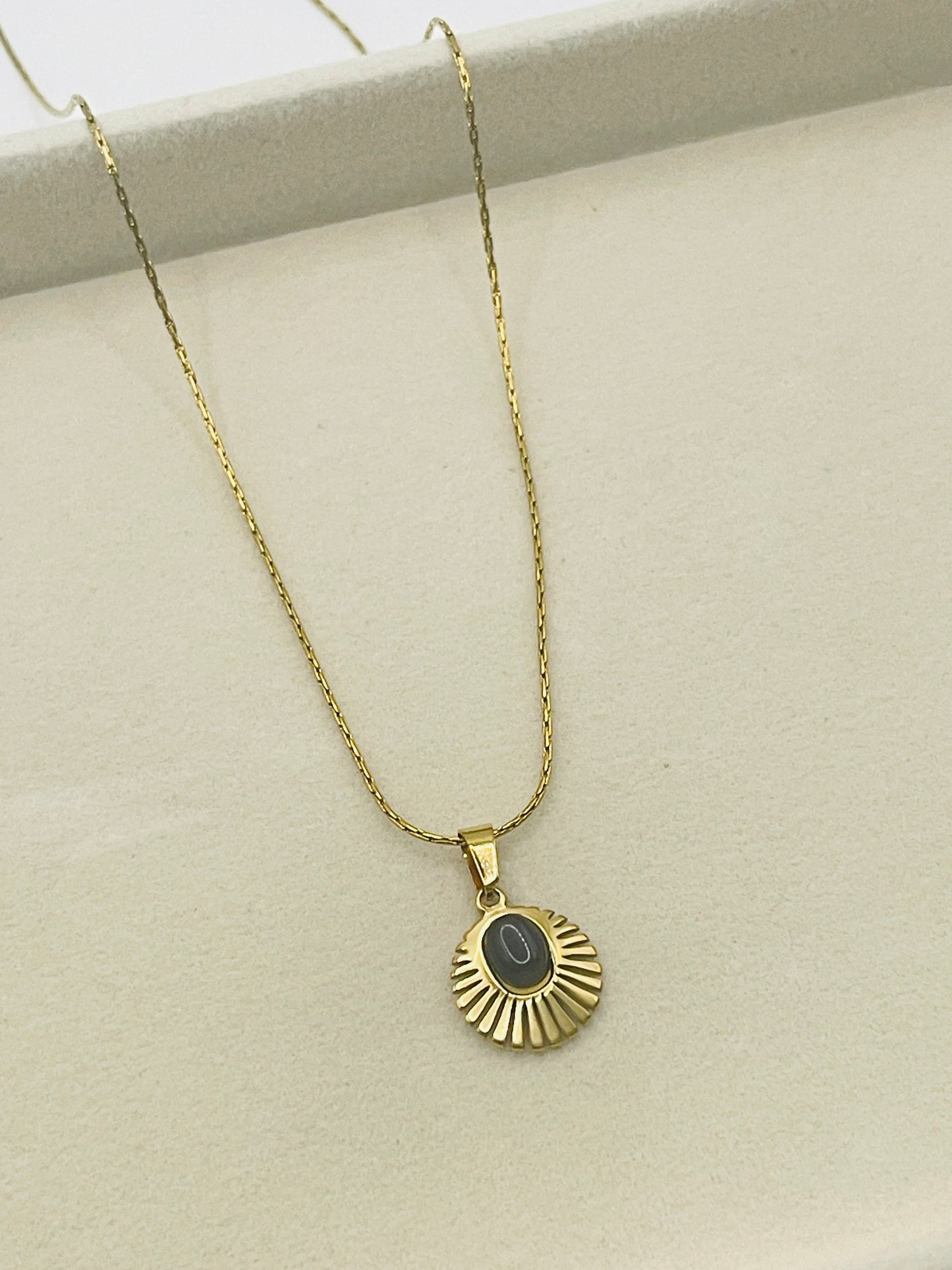 Midnight Sunburst Pendant Chain