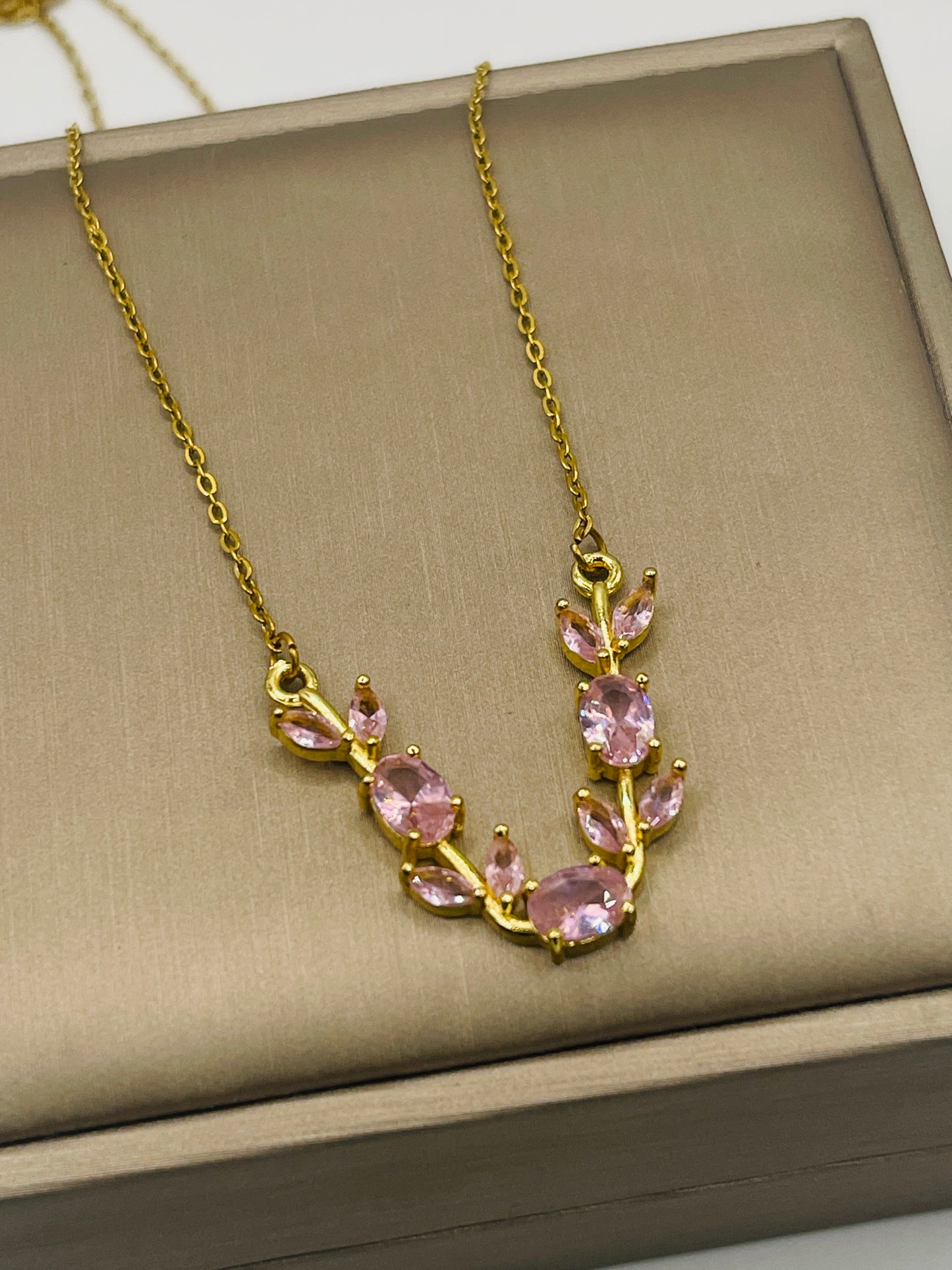 Tulip Necklace Pink stone