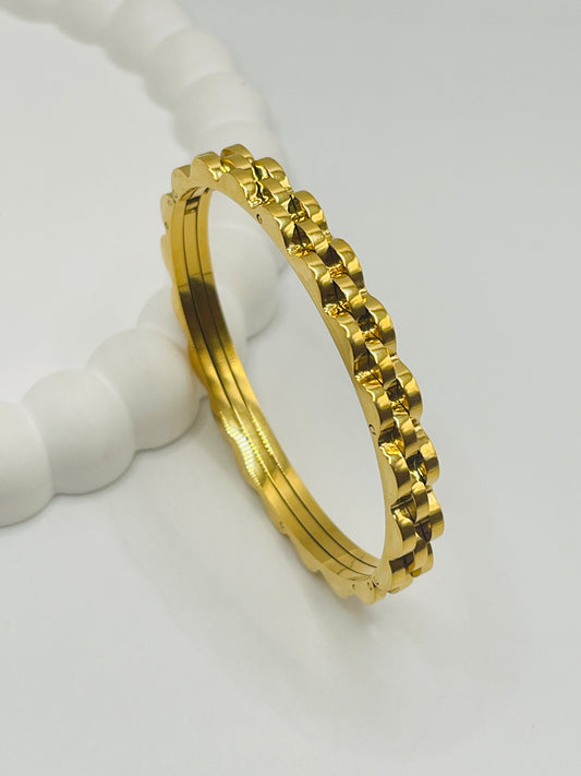 Classic Gold Link Edge Bangle