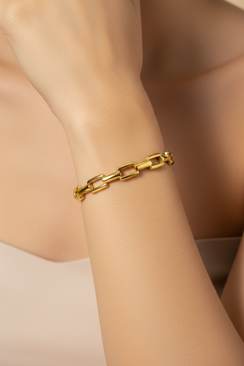 Golden Link Luxe Bangle