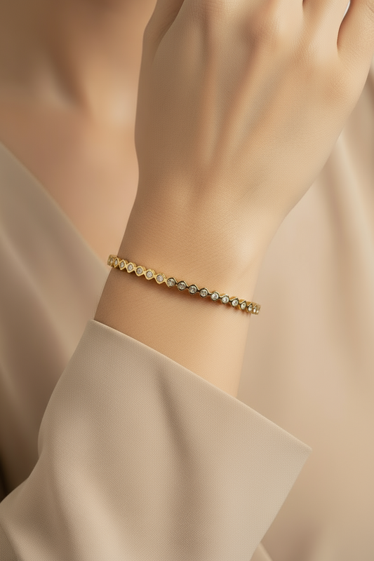 Diamond Curve Classic Bangle