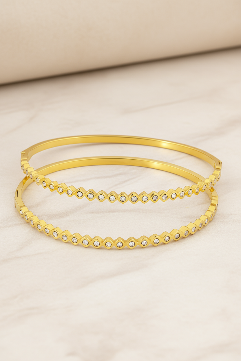 Diamond Curve Classic Bangle
