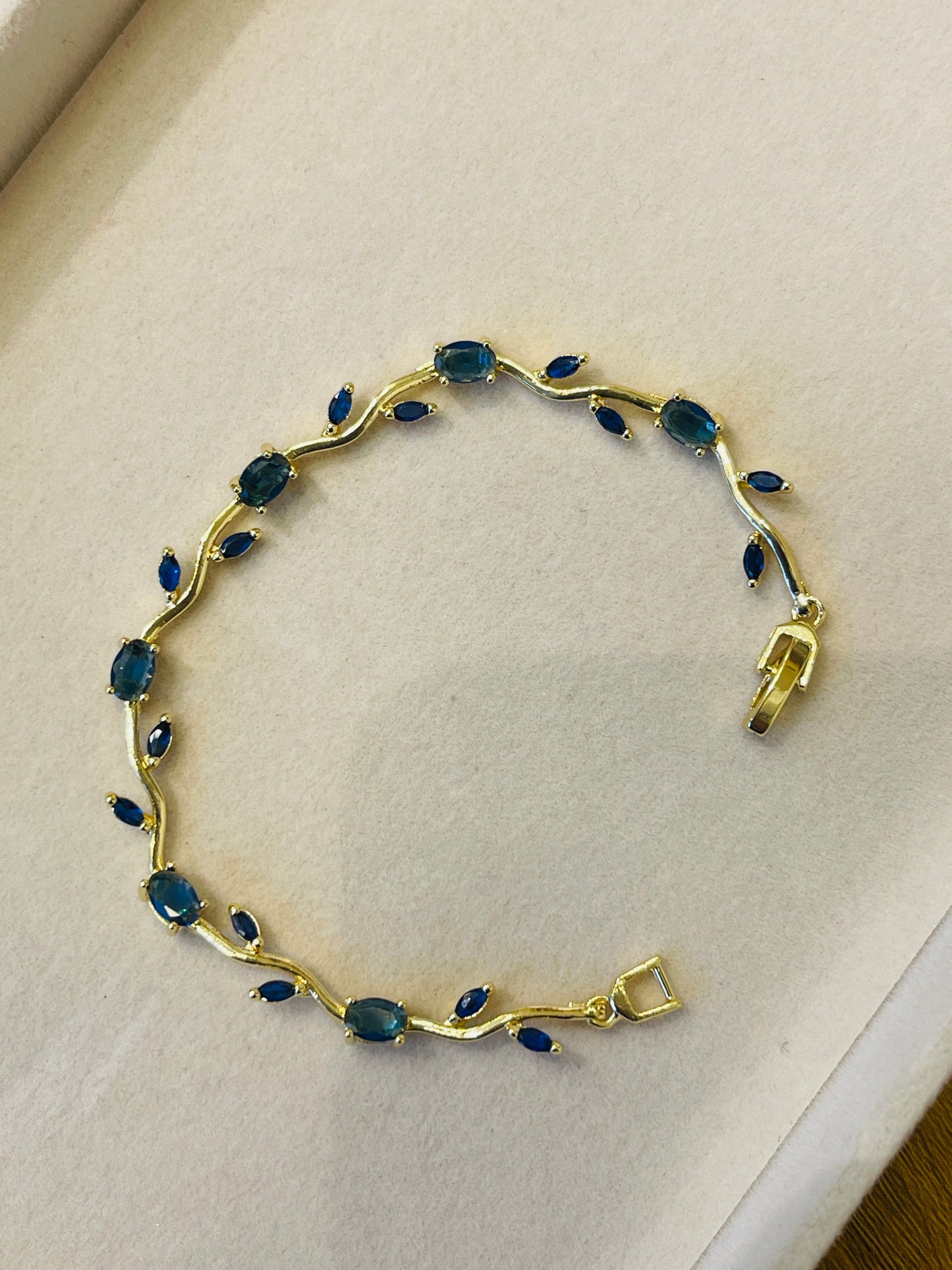 Sapphire Vine Tulip Bracelet