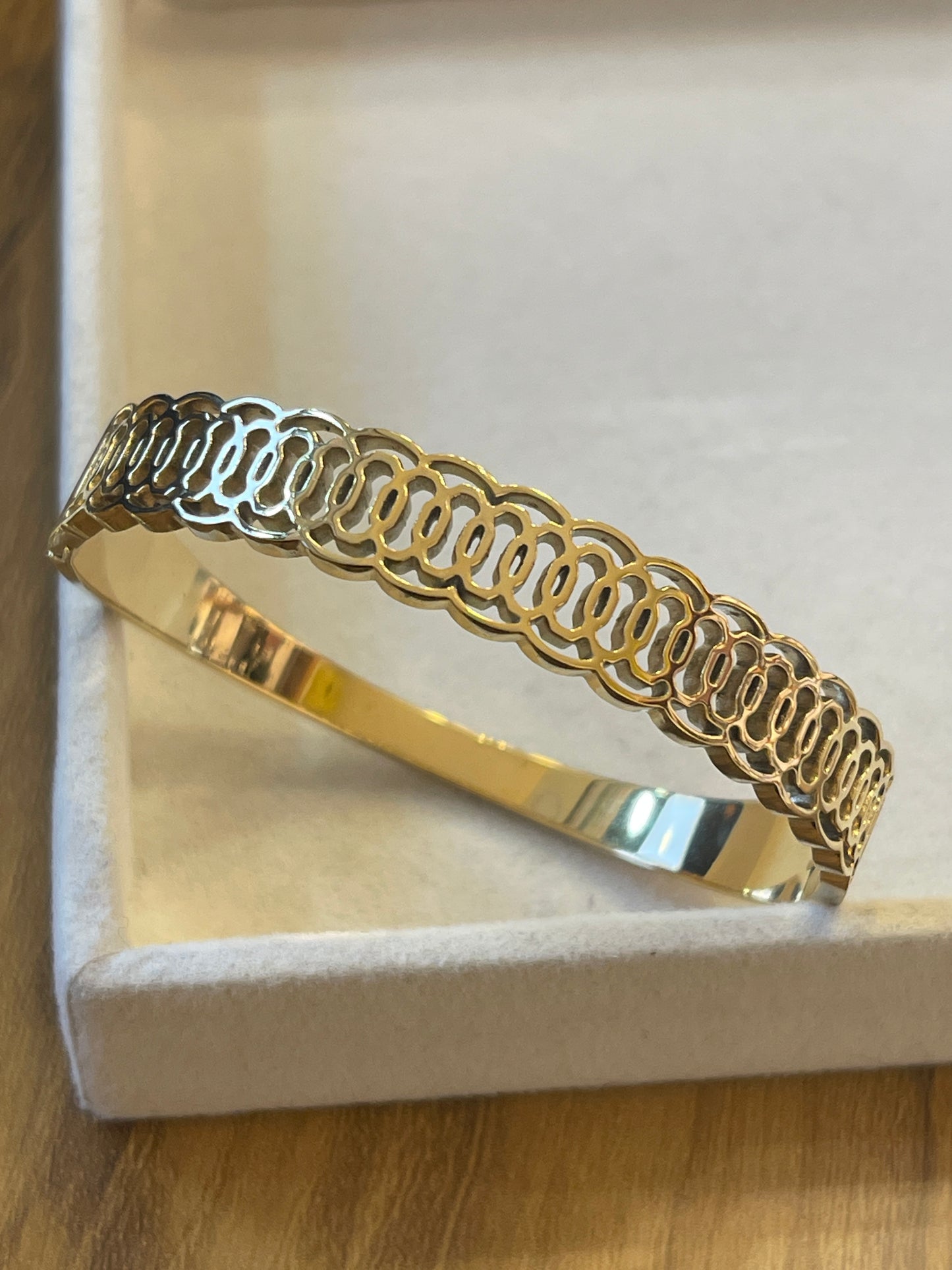 Interlocking Circles Bangle