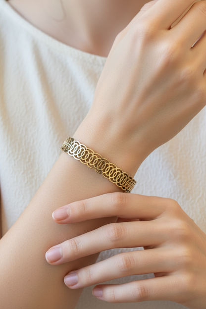 Interlocking Circles Bangle