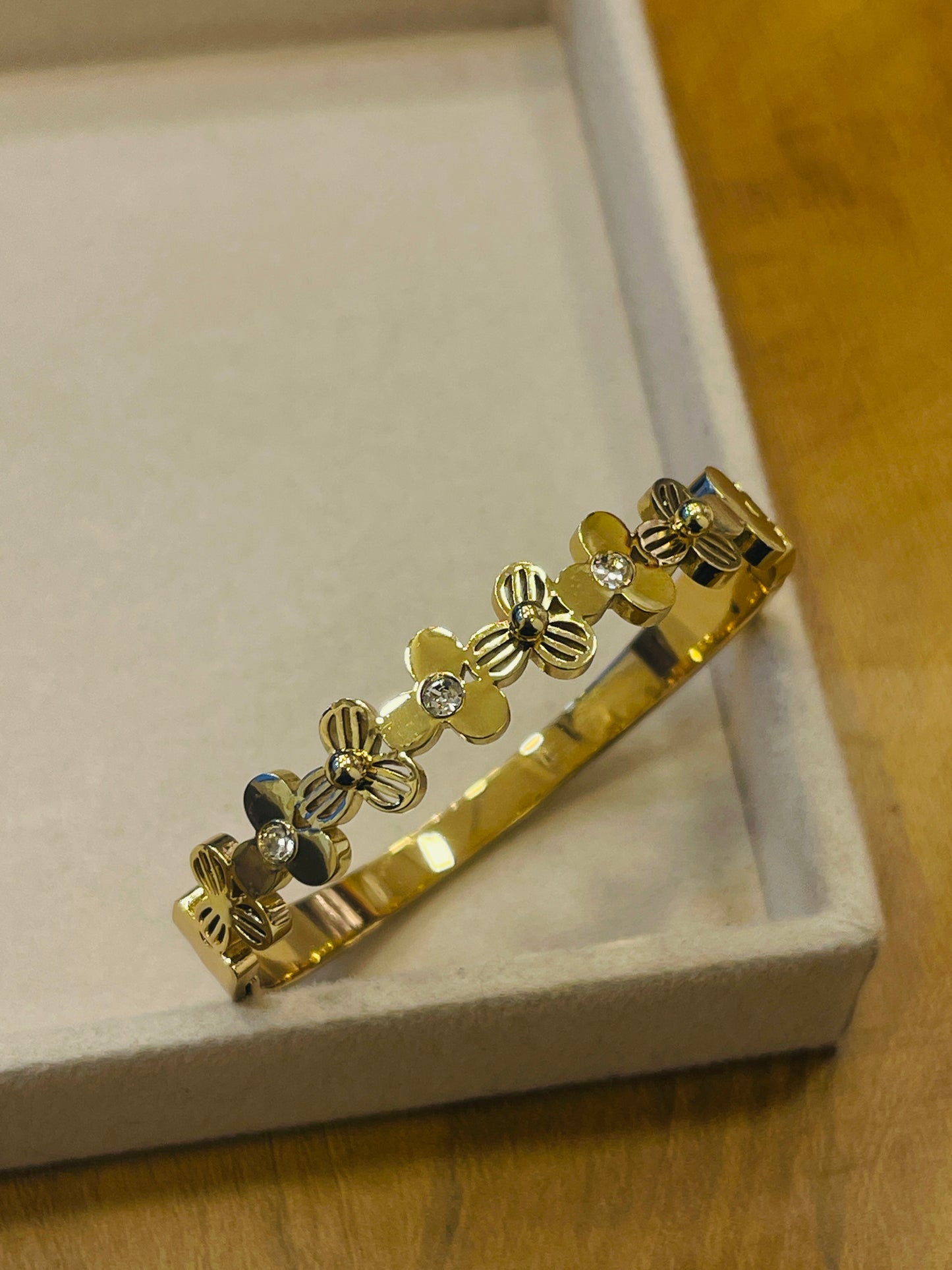 Daisy Flower Bangle with Crystal Accents