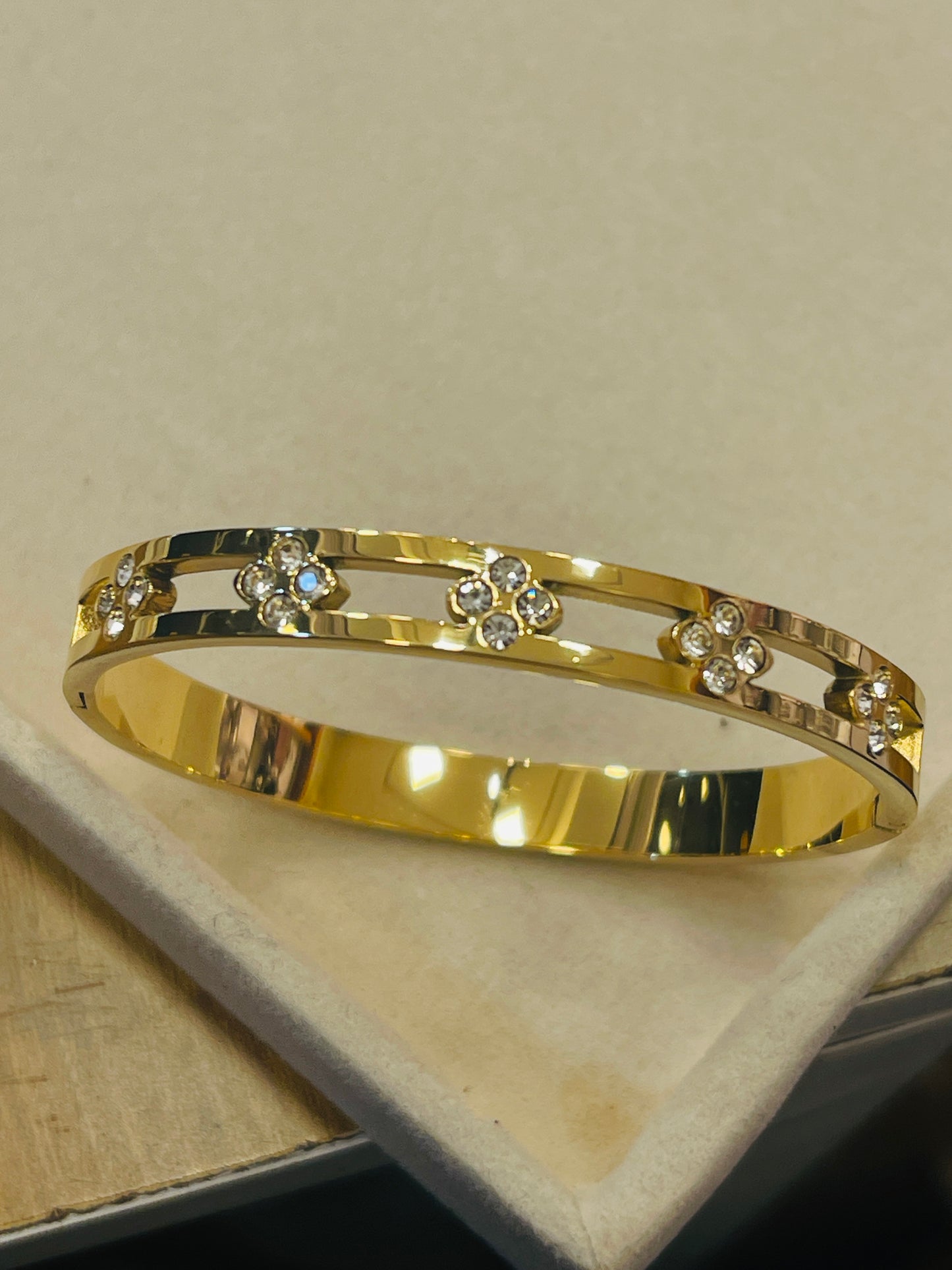 Floral Crystal Gold Bangle
