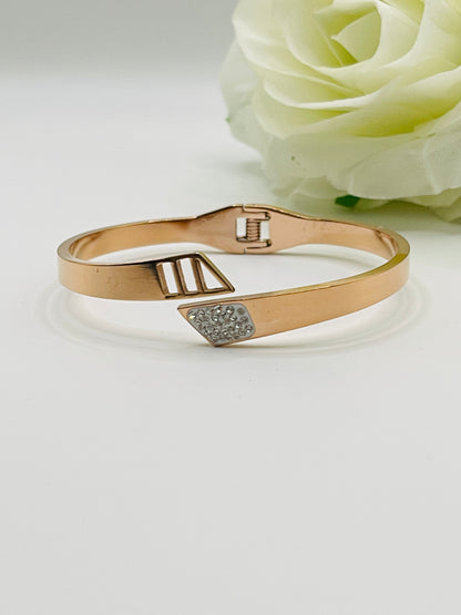 Rose Gold Arrowhead Pave Bangle