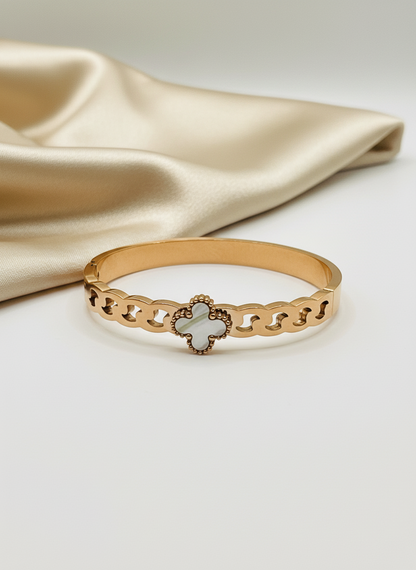 Elegant Rose Gold Clover Link Bangle