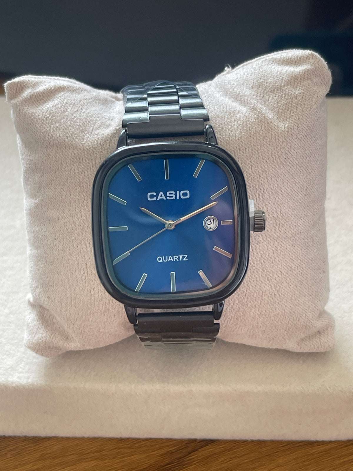 Retro Square  Quartz Watch for Men & Women