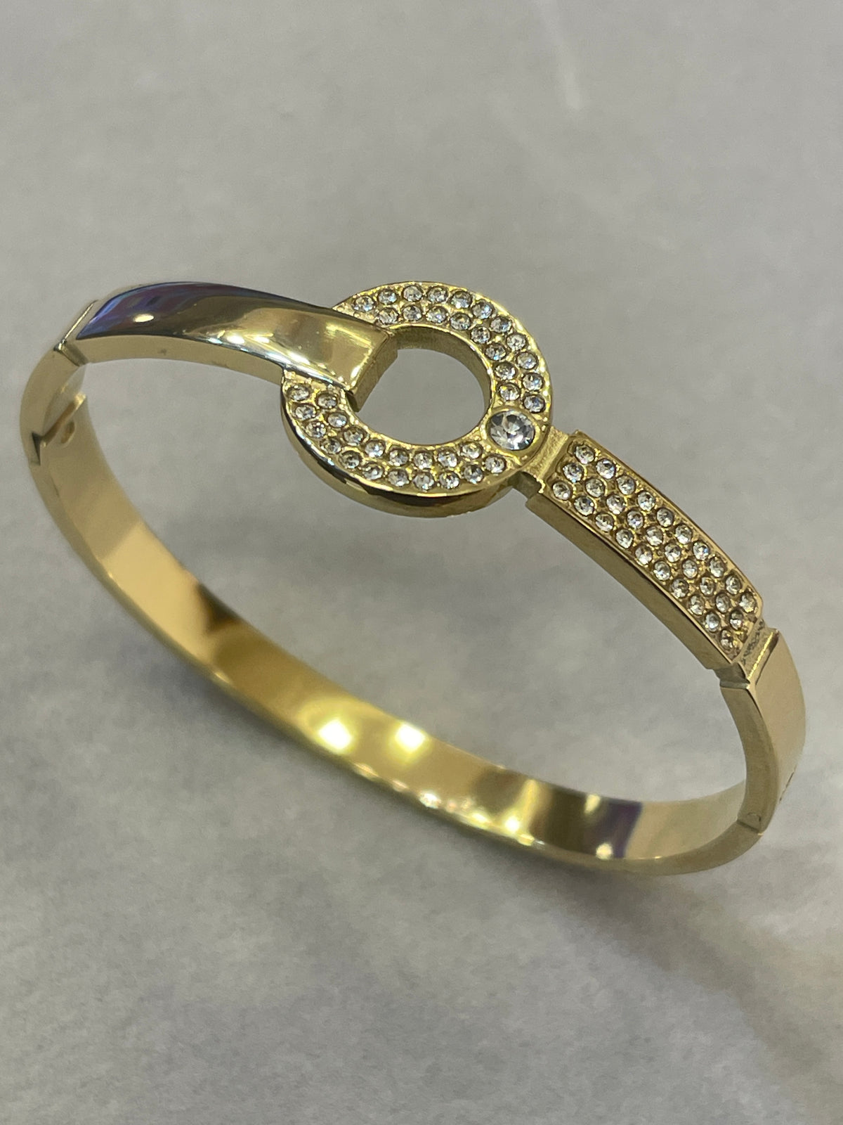 Gold Crystal Circle Clasp Bangle