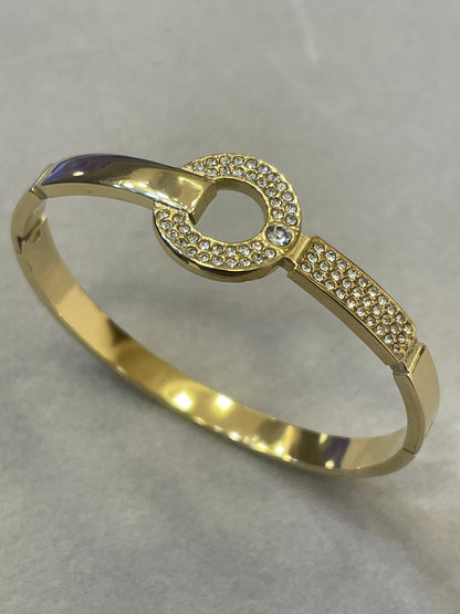 Gold Crystal Circle Clasp Bangle