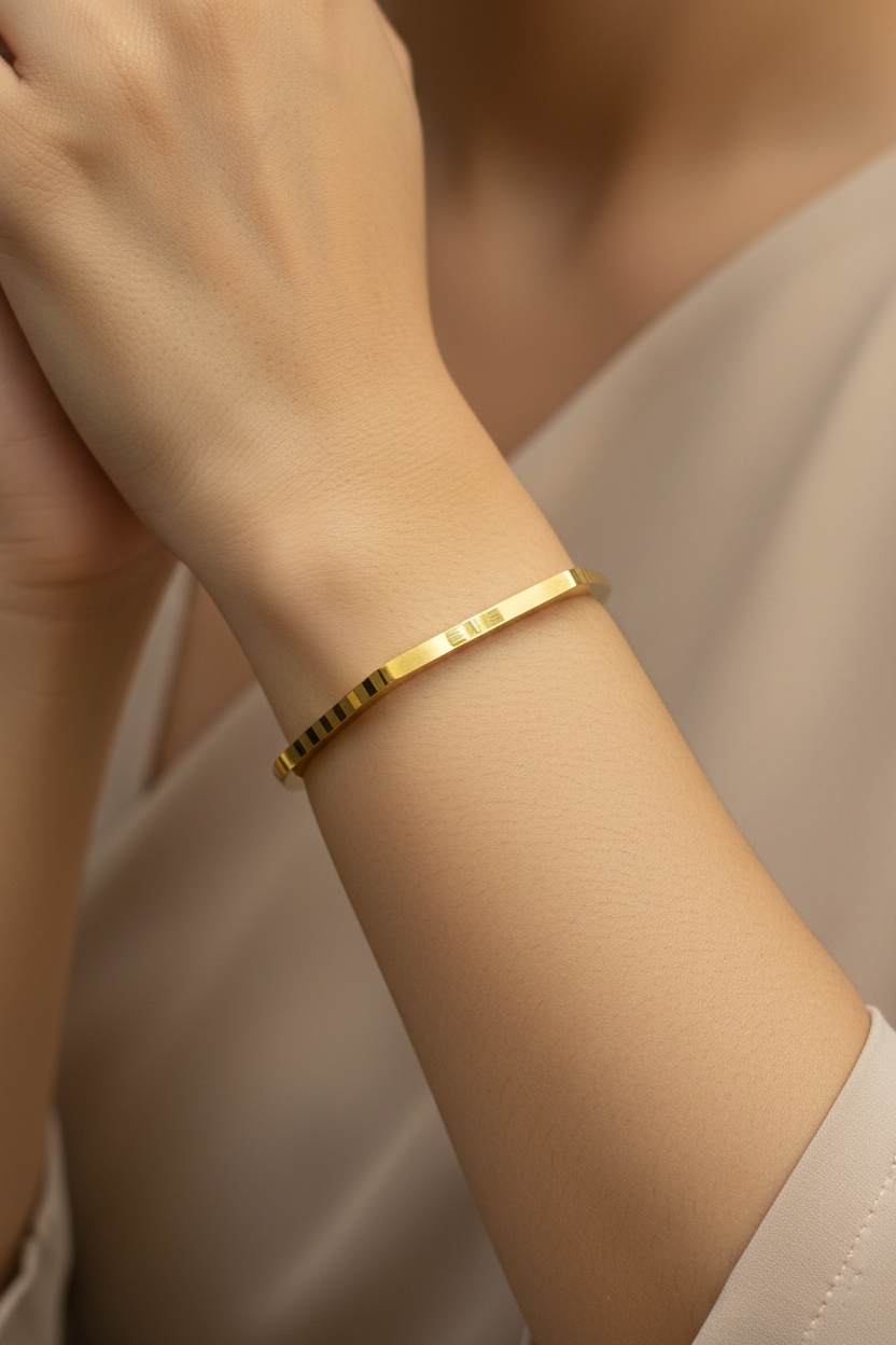 Gold Flat Ridge Bangle