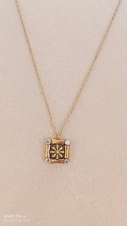 Gold Daisy Square Pendant Necklace
