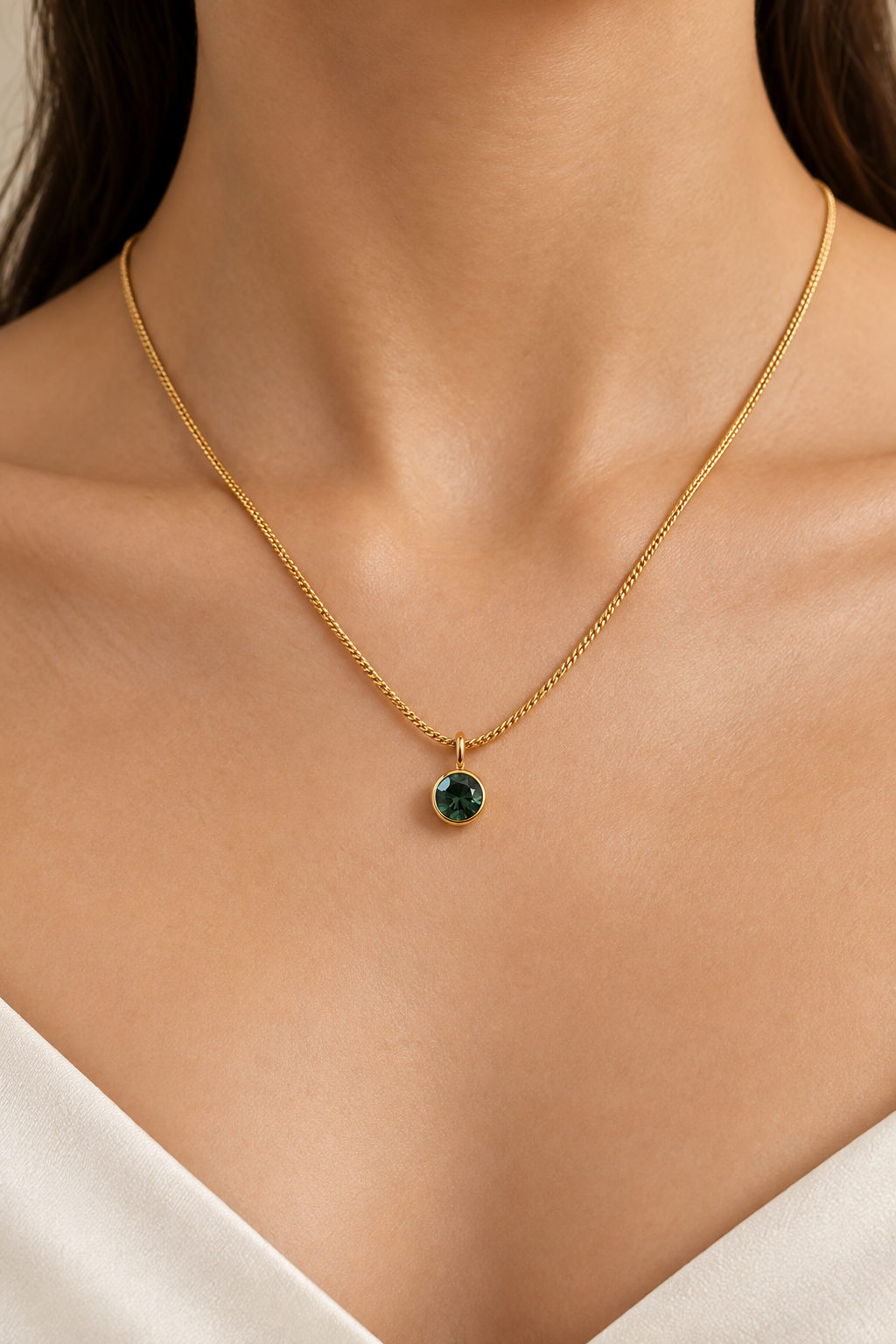 Green Solitaire Pendant Necklace