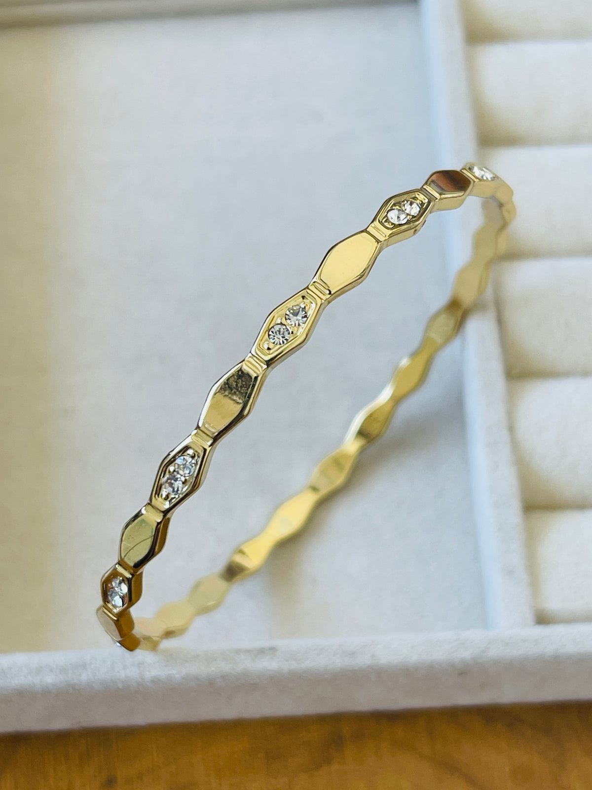 Hexa Link Stone Bangle