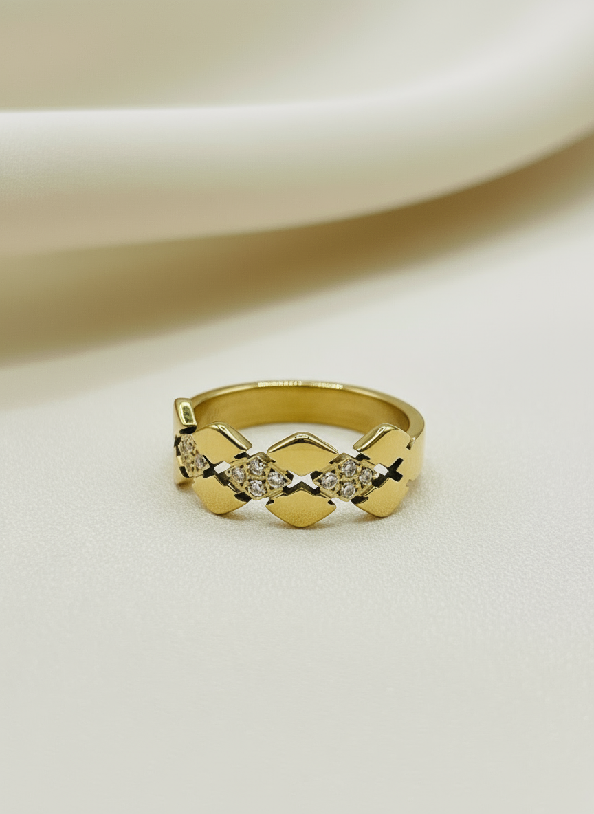 Eterna Link Ring
