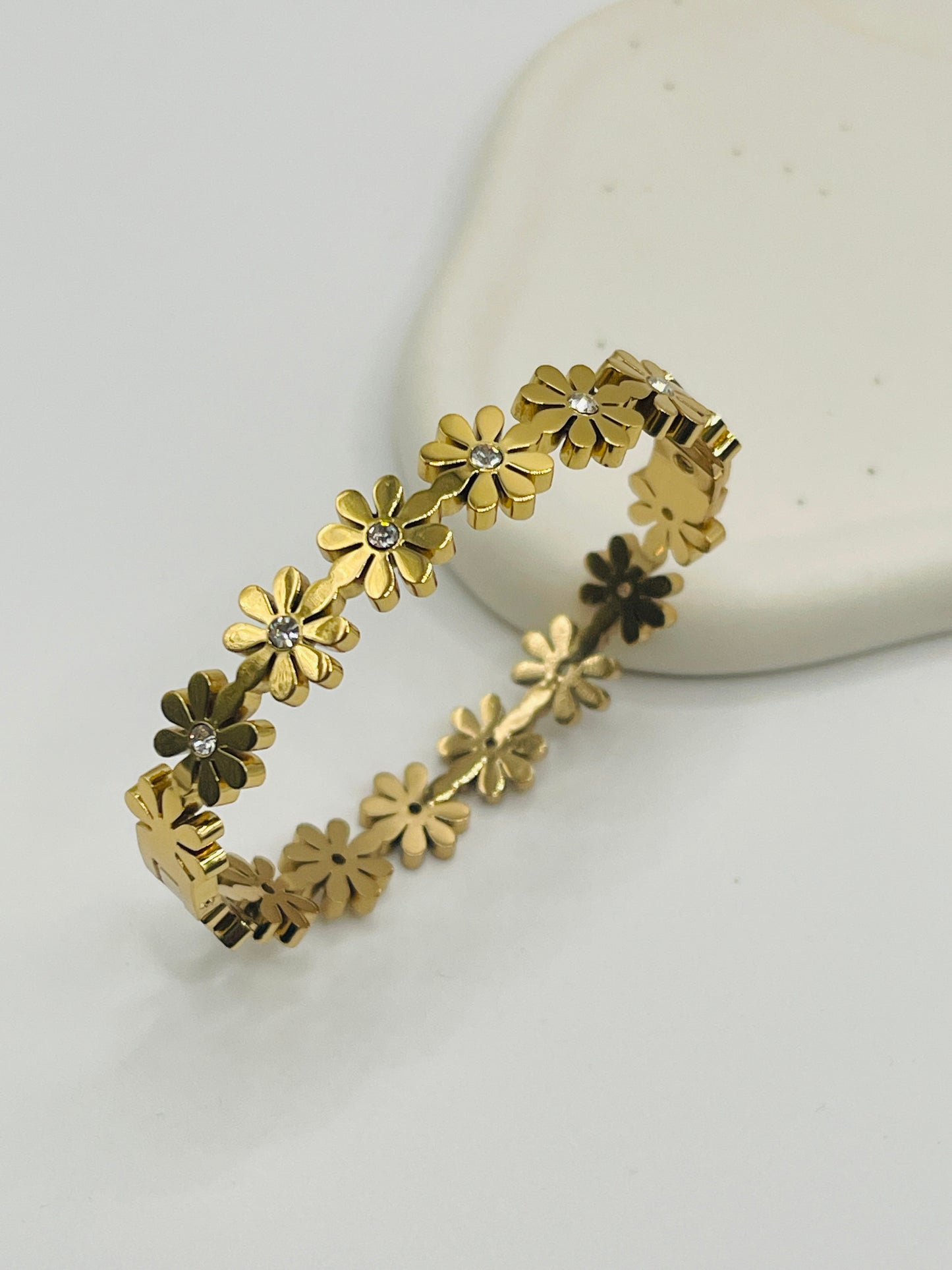 Golden Daisy Bloom Bangle