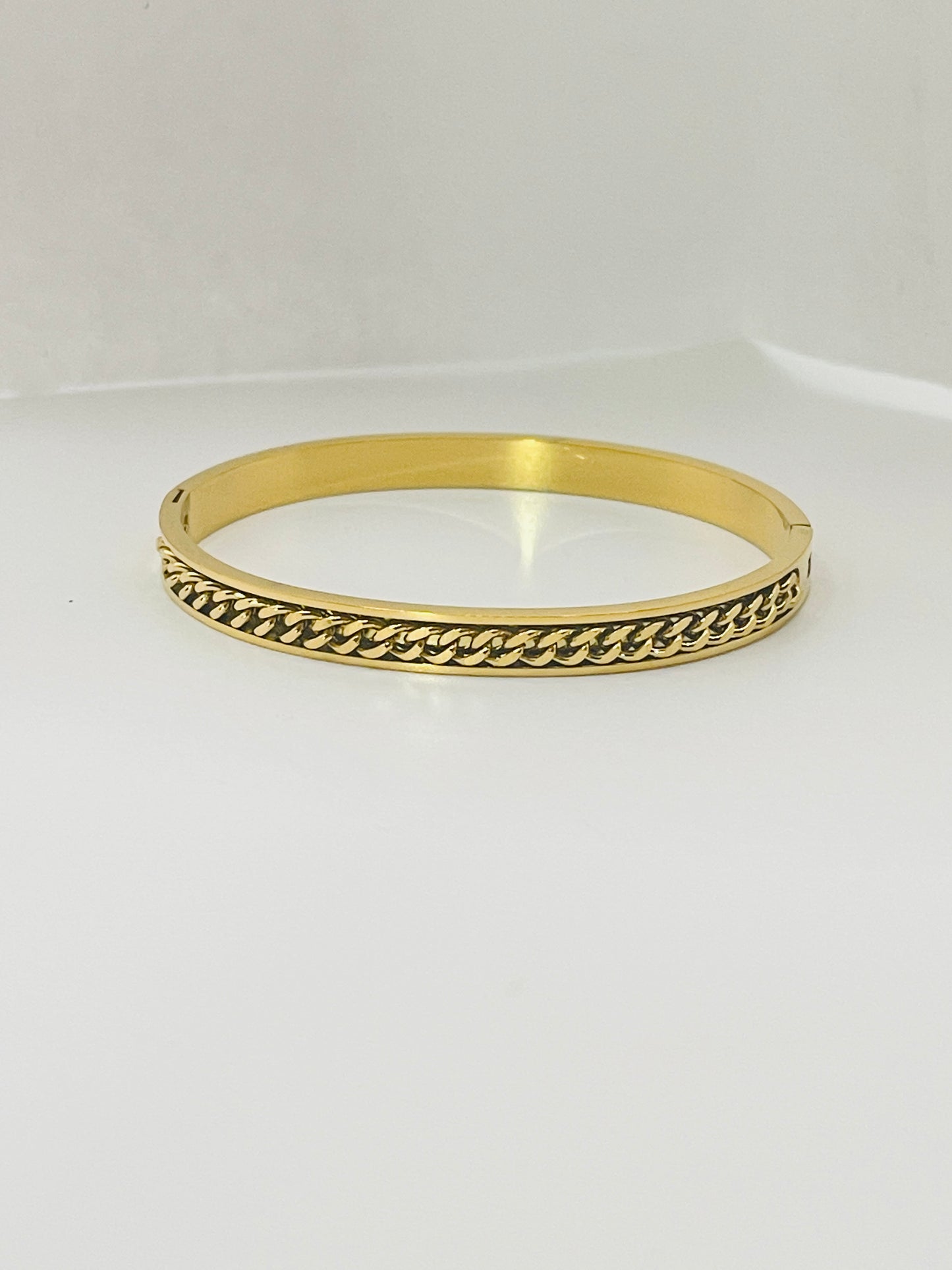Golden Chain Elegance Bangle