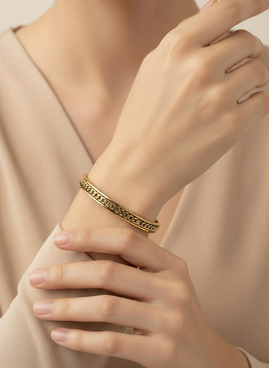 Golden Chain Elegance Bangle