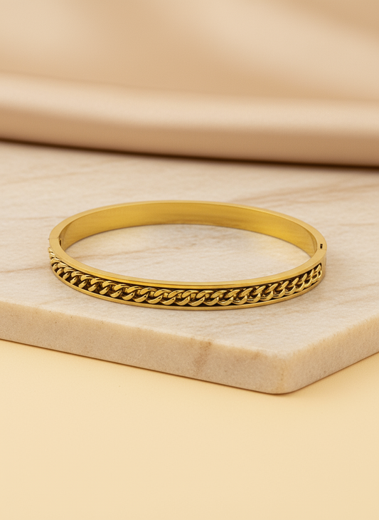 Golden Chain Elegance Bangle