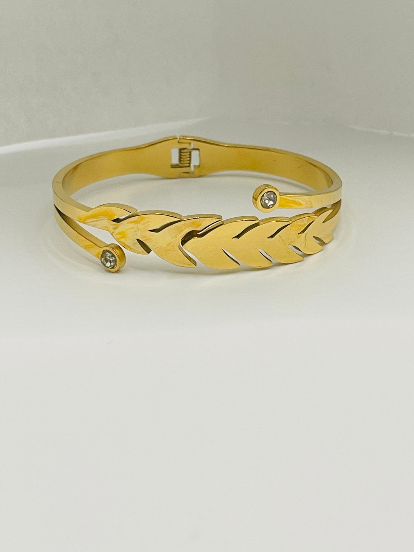 Elegant Leaf-Inspired Gold Bangle