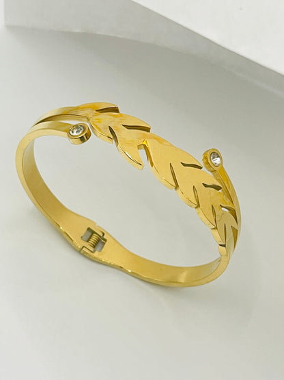 Elegant Leaf-Inspired Gold Bangle