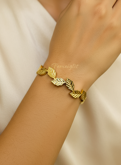 The Leaf Motif Bangle