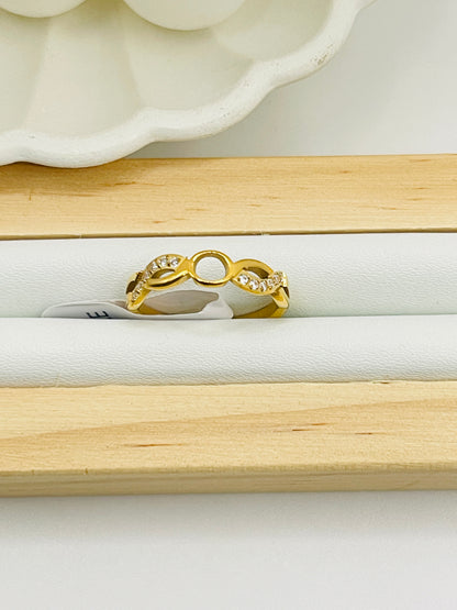 Pave Twist Open Oval Band