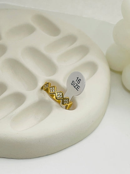 Princess-Cut Trellis Band