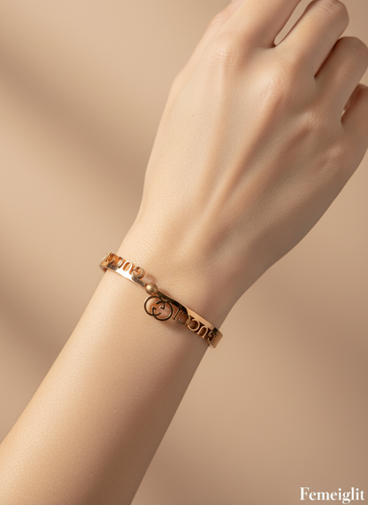 Rose Gold Gucci Logo Nameplate Bangle