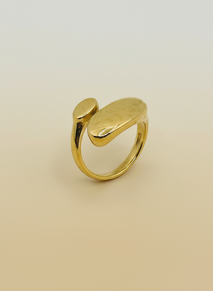 Sculptural Overlap Ring