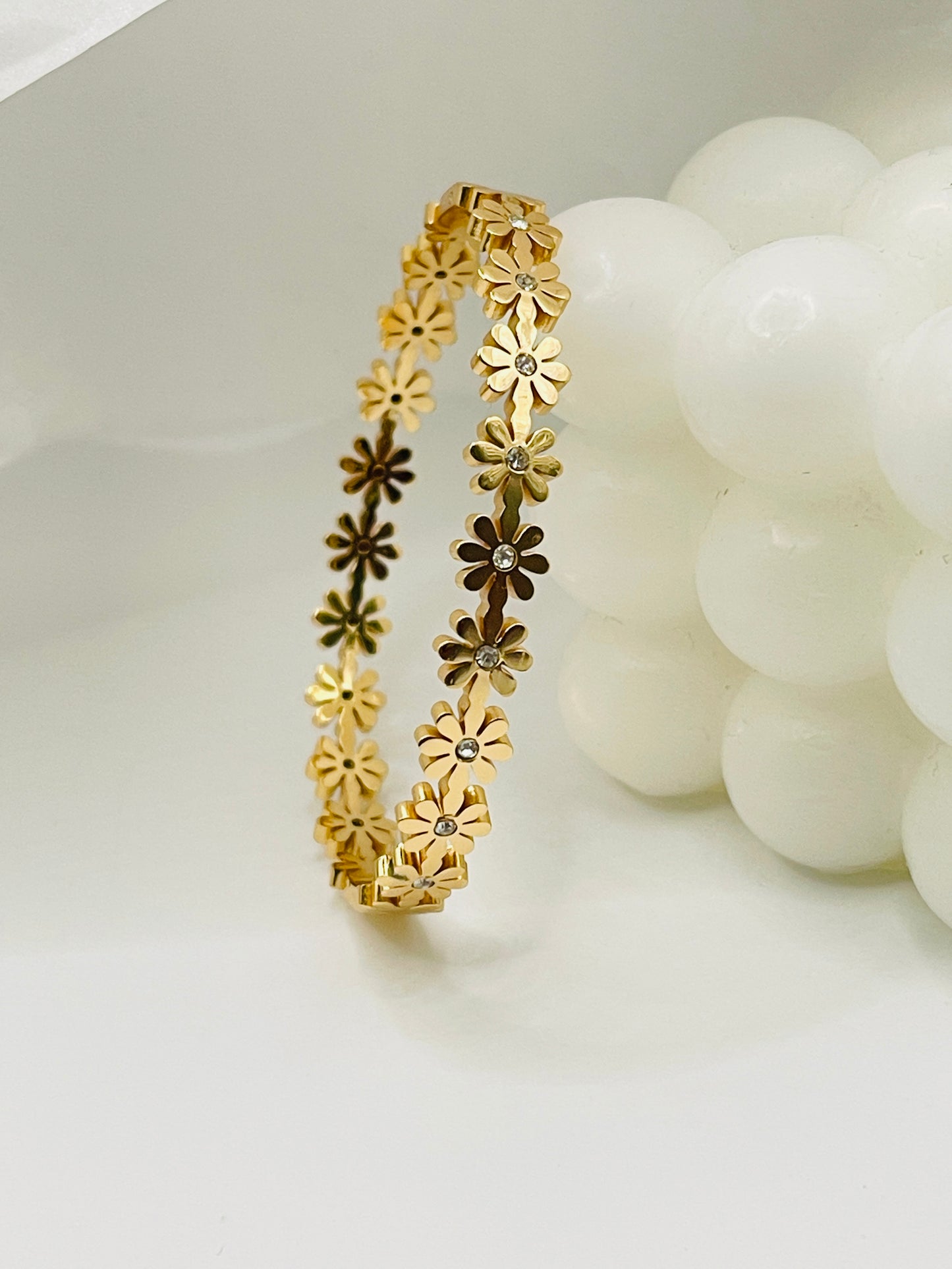 Gold Daisy Flower Chain Bangle