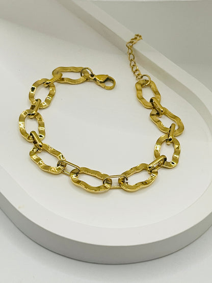 Gold Hammered Oval Link Bracelet