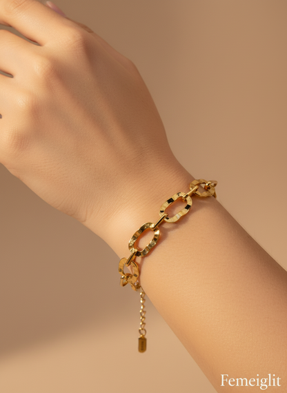 Gold Hammered Oval Link Bracelet