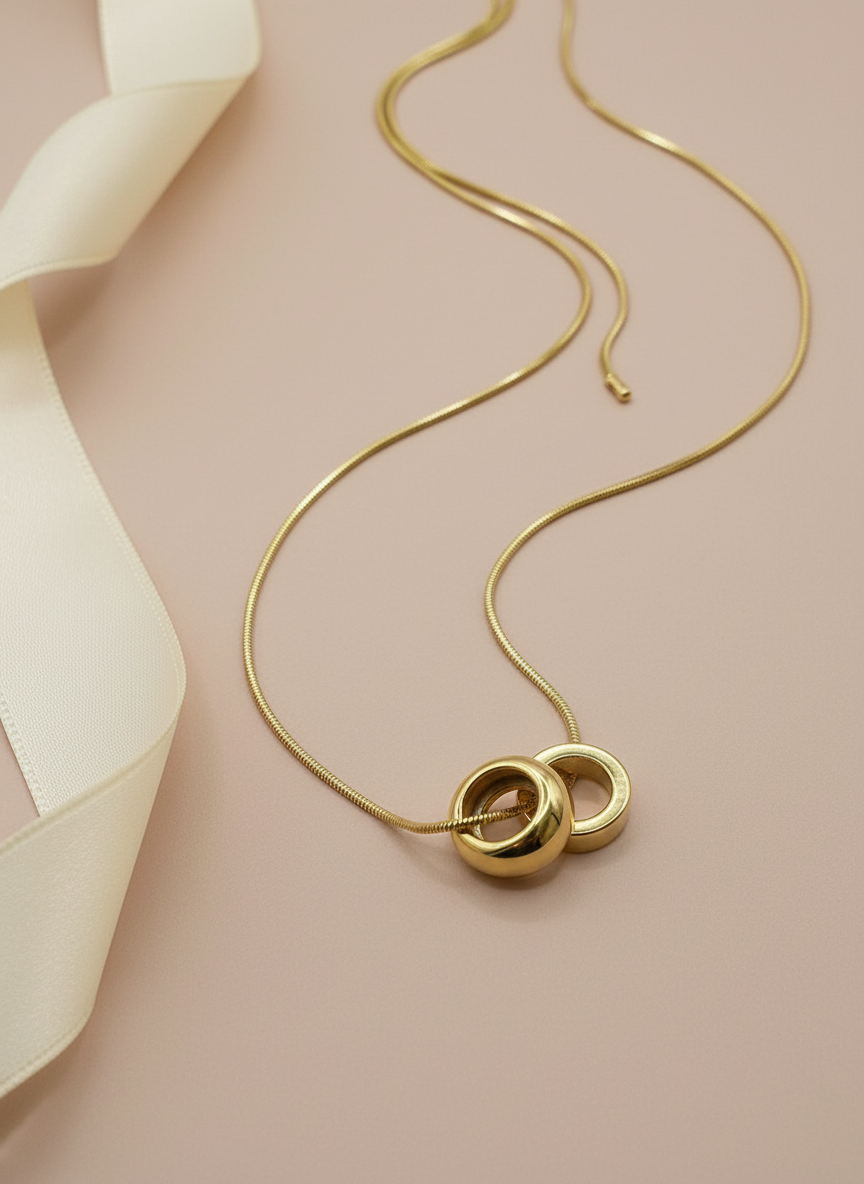 Gold Interlocking Ring Pendant Necklace