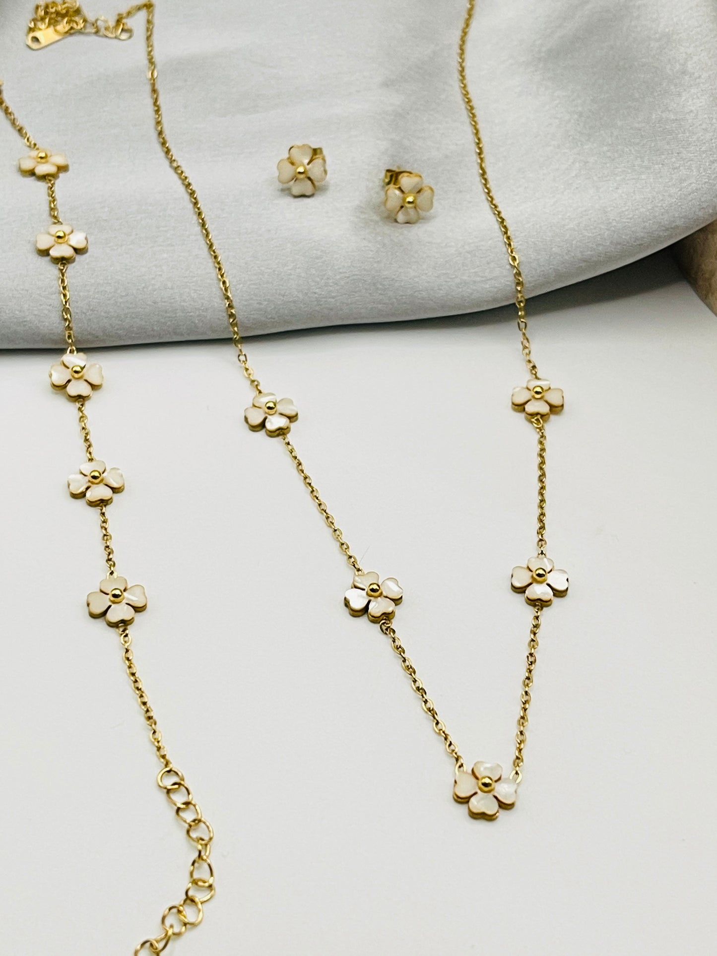 Gold Pearl Petal Chain Combo Set