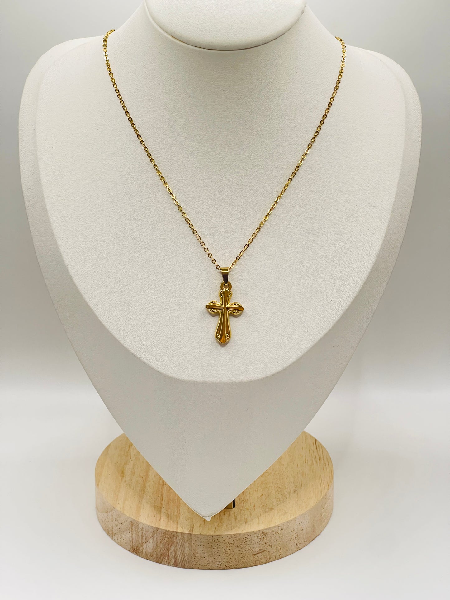 Cross Pendant Chain Gold