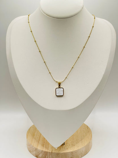 Gold plated Pearl Square Pendant.