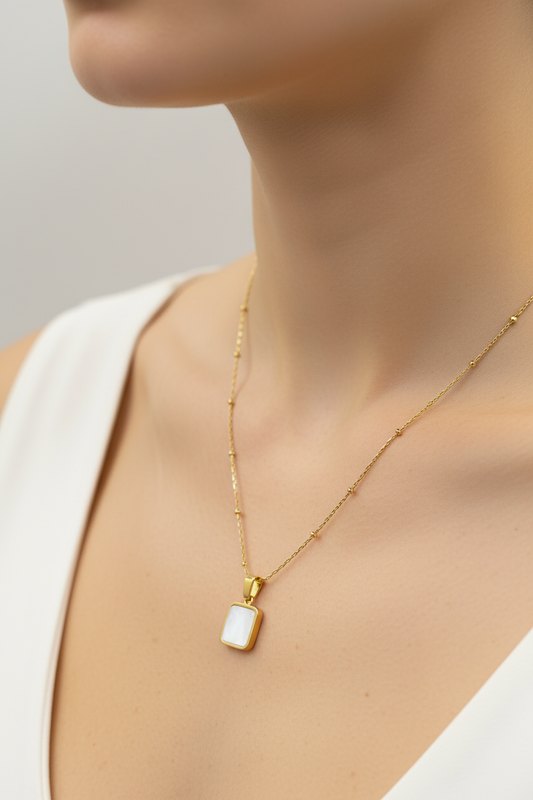 Gold plated Pearl Square Pendant.
