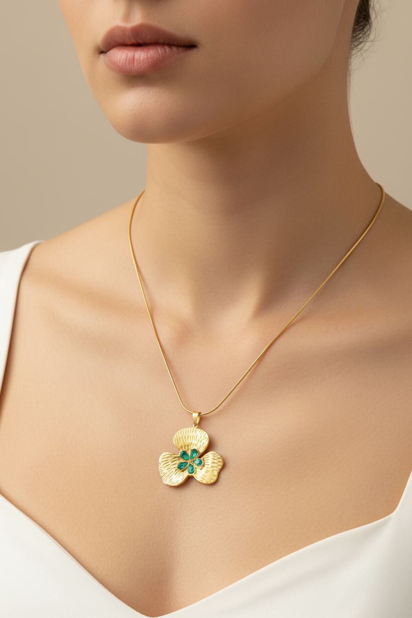 Emerald Bloom Gold-Plated Pendant Chain