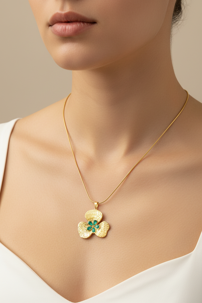 Emerald Bloom Gold-Plated Pendant Chain