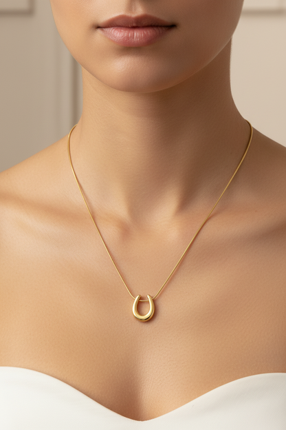 Lucky Horseshoe Pendant Necklace -Gold