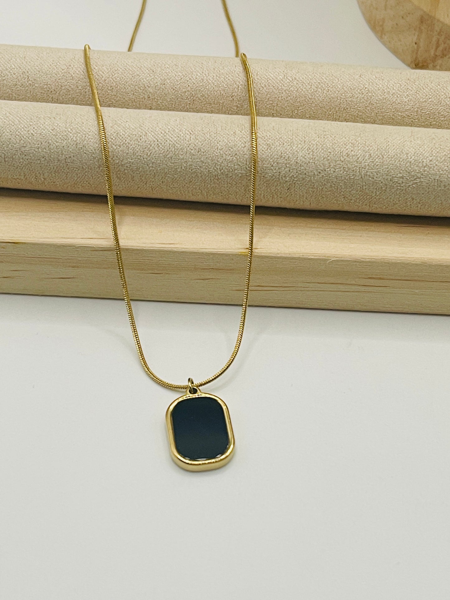 Noir Luxe Pendant Chain-gold