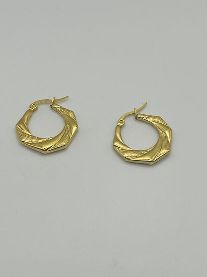 Aurora Twist Hoop Earrings - Gold